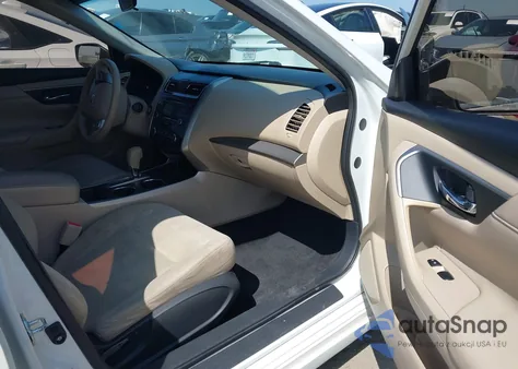 2015 Nissan Altima 2.5/2.5 S/2.5 Sl/2.5 Sv из США, поврежденный, VIN 1N4AL3AP4FC427672